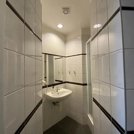 بيت ضيافة Family Lorenz & Coffee House 3*