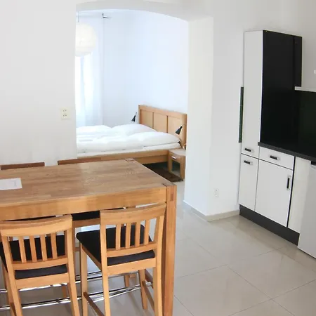 Guest house Family Lorenz & Coffee House Prague