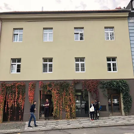 Guest house Family Lorenz & Coffee House Prague